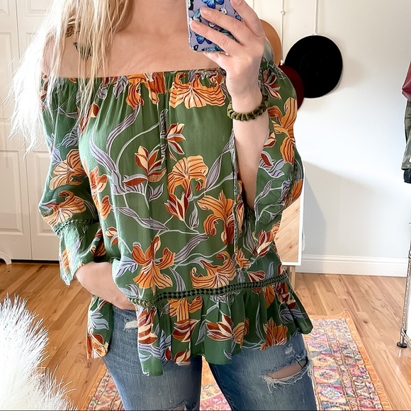 FEVER | Green Woven Ruffled Pleated Bell-Sleeve Dotted Floral Scoop Neck… - Picture 2 of 7